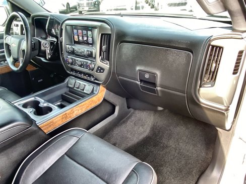 Used 2018 Chevrolet Silverado 1500 High Country image 28