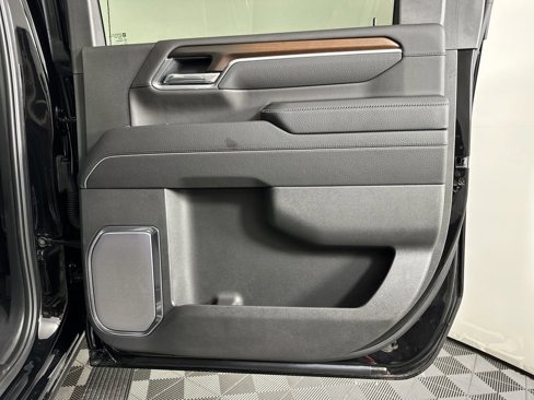 New 2025 GMC Sierra 2500 Denali w/ Denali Reserve Package image 15