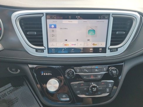 New 2026 Chrysler Pacifica Select image 8