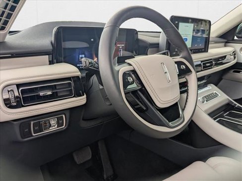 New 2025 Lincoln Aviator Reserve w/ Luxury Package image 3