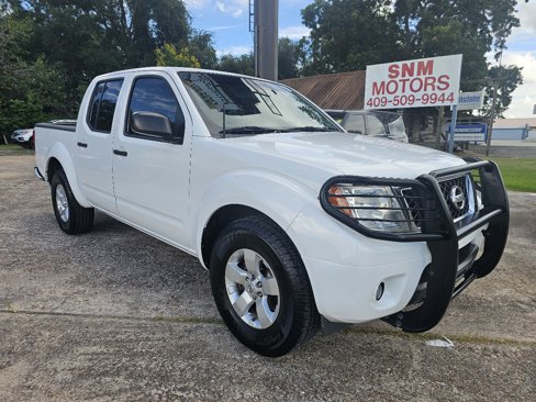 Used 2012 Nissan Frontier SV image 2