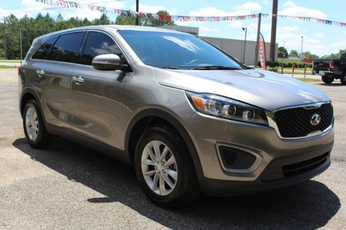 Used 2017 Kia Sorento L image 9