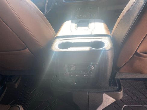 Used 2022 Chevrolet Suburban High Country image 37