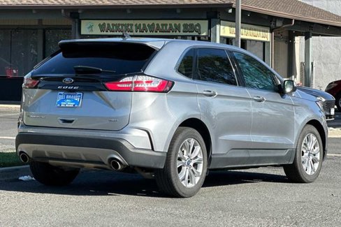 Certified 2022 Ford Edge Titanium image 3