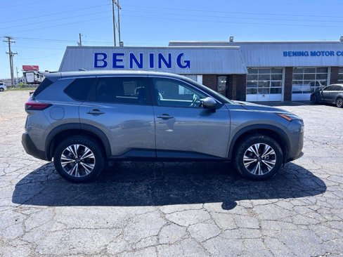 Used 2023 Nissan Rogue SV image 2