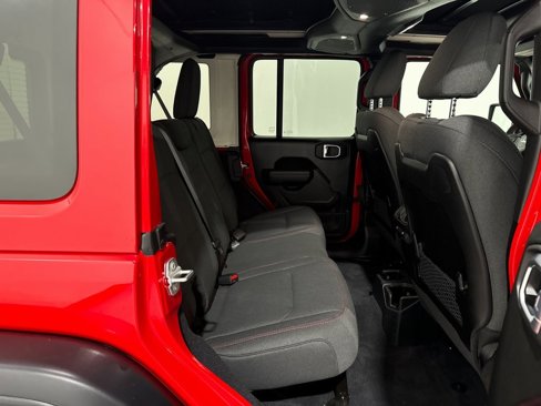 Used 2024 Jeep Wrangler Unlimited Rubicon w/ Technology Group image 22