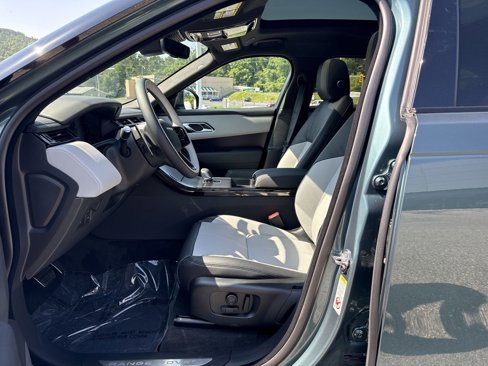 New 2026 Land Rover Range Rover Velar Dynamic SE image 9