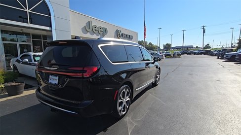 New 2026 Chrysler Pacifica Pinnacle w/ Trailer Tow Group image 8