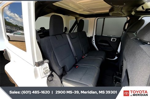 Used 2024 Jeep Wrangler Sahara image 20