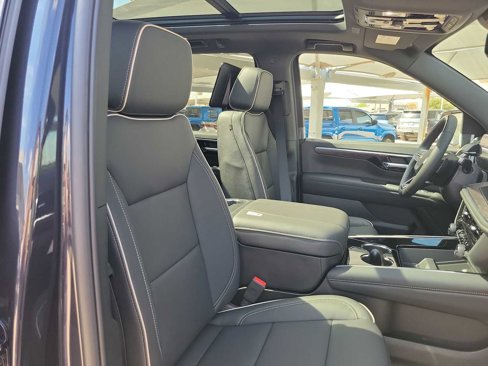 New 2026 Chevrolet Suburban Premier image 14