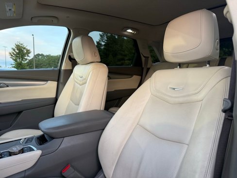 Used 2020 Cadillac XT5 Premium Luxury image 19