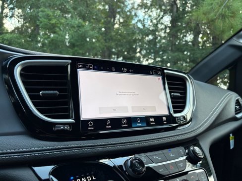 New 2026 Chrysler Pacifica Select image 22