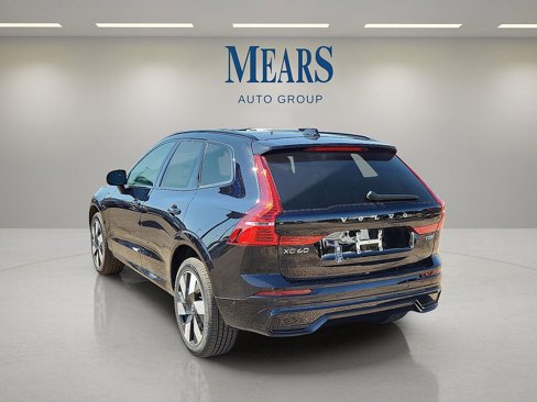 New 2025 Volvo XC60 T8 Plus w/ Climate Package image 4