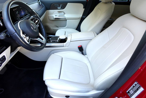 Used 2021 Mercedes-Benz GLA 250 4MATIC w/ Premium Package image 9