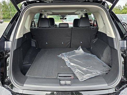 New 2026 Nissan Rogue SV w/ SV Premium Package image 12