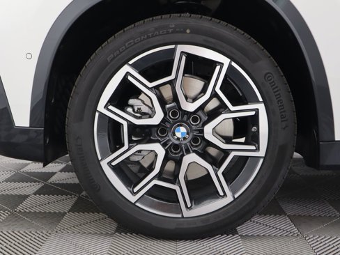Used 2025 BMW X1 xDrive28i w/ Convenience Package image 32
