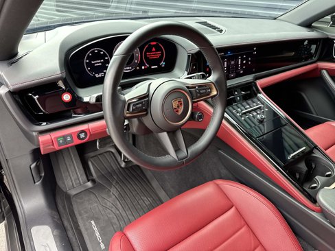 Certified 2024 Porsche Panamera image 5