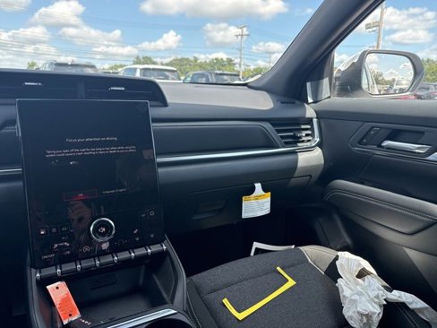 New 2026 GMC Terrain Elevation w/ LPO, Floor Liner Package image 15