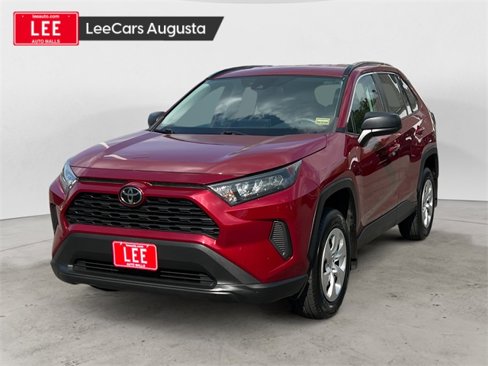 Used 2021 Toyota RAV4 LE image 1