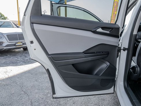 Used 2022 Volkswagen Taos S image 11