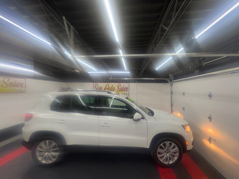 Used 2014 Volkswagen Tiguan SEL image 1