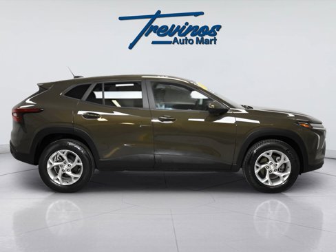Used 2024 Chevrolet Trax LS w/ LS Convenience Package image 5