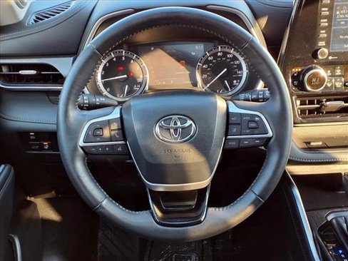 Used 2022 Toyota Highlander Limited image 23