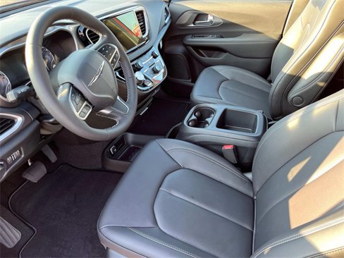 New 2026 Chrysler Voyager LX image 19