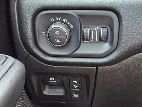 New 2026 RAM 1500 4x4 Crew Cab image 24