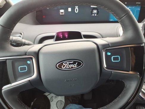 New 2025 Ford Expedition Platinum w/ Stealth Appearance Package image 25