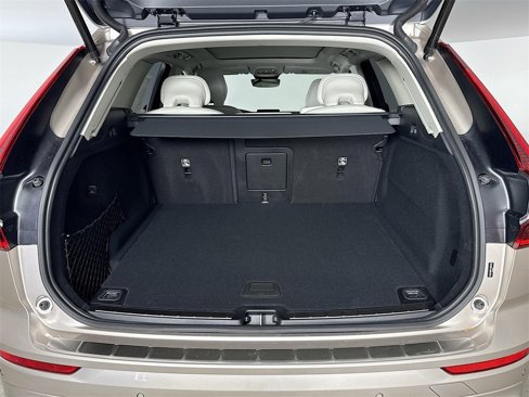 New 2026 Volvo XC60 B5 Ultra w/ Protection Package image 28