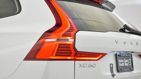 Certified 2025 Volvo XC60 T8 Plus w/ Protection Package Premier image 12