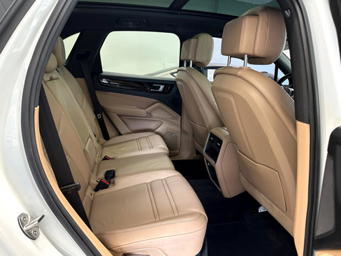 Used 2019 Porsche Cayenne image 29