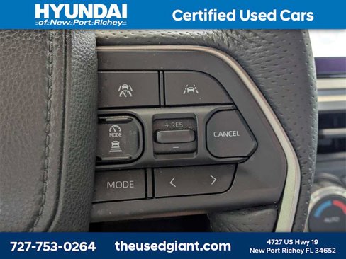 Used 2025 Toyota Tacoma Limited image 32