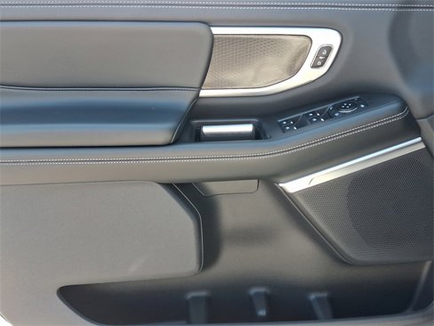 New 2025 Ford Expedition Max Platinum image 8