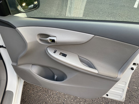 Used 2010 Toyota Corolla LE image 35