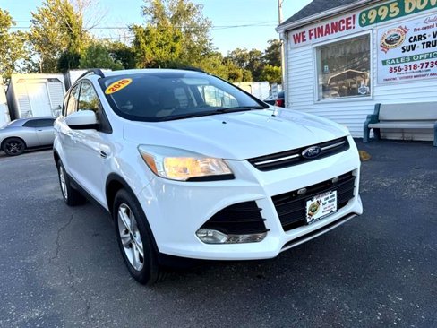 Used 2016 Ford Escape SE w/ Equipment Group 201A image 4