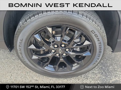 Used 2024 Chevrolet Traverse LT w/ Midnight/Sport Edition image 7