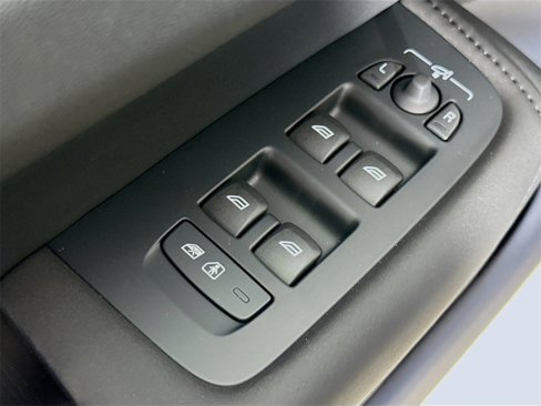 New 2026 Volvo XC60 B5 Plus w/ Protection Package image 18