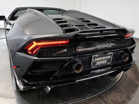 Used 2022 Lamborghini Huracan EVO image 22