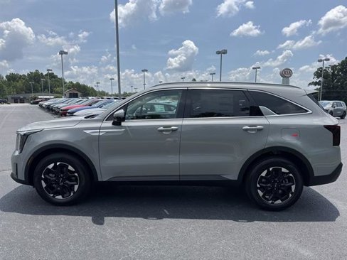 New 2025 Kia Sorento S image 8