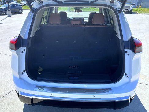 New 2026 Nissan Rogue Platinum image 10