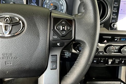 Used 2022 Toyota Tacoma TRD Off-Road image 19