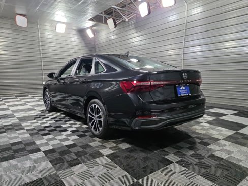 Used 2025 Volkswagen Jetta Sport image 7
