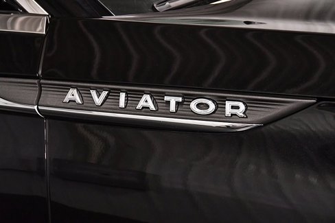 Used 2025 Lincoln Aviator AWD image 10