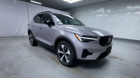 New 2026 Volvo XC40 B5 Plus w/ Protection Package Premier image 17