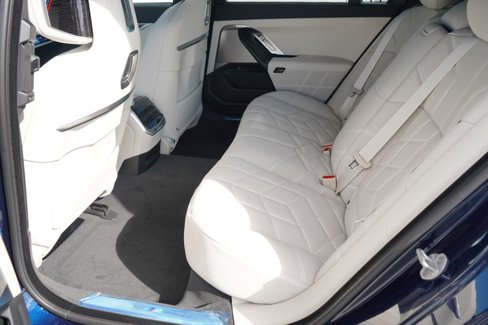 New 2026 BMW 740i image 20