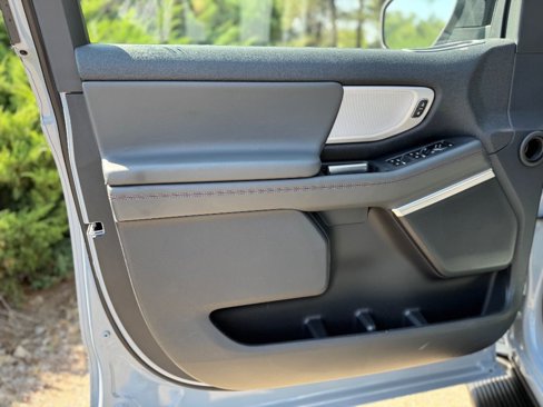 New 2025 Ford Expedition Active image 9