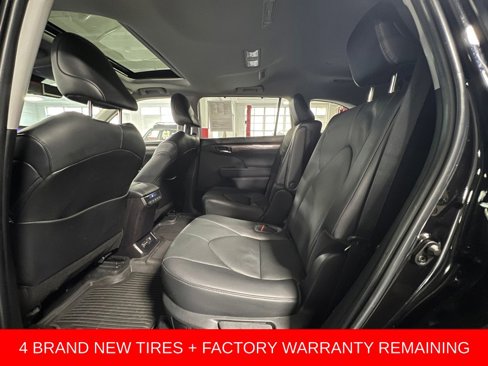 Used 2023 Toyota Highlander Limited image 15