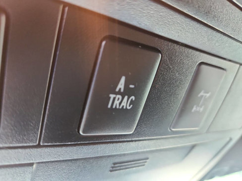 Used 2018 Toyota Tacoma TRD Off-Road image 18